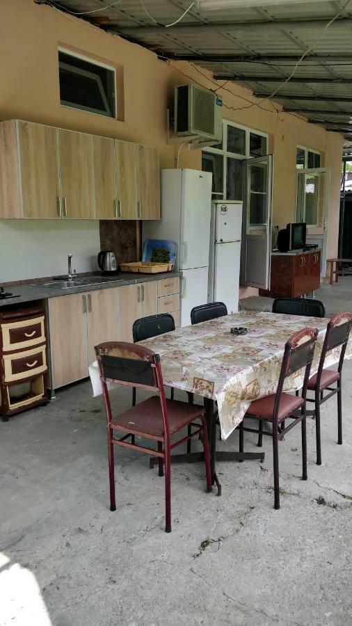 Tikhaya Gavan Guest House Gagra Exterior foto